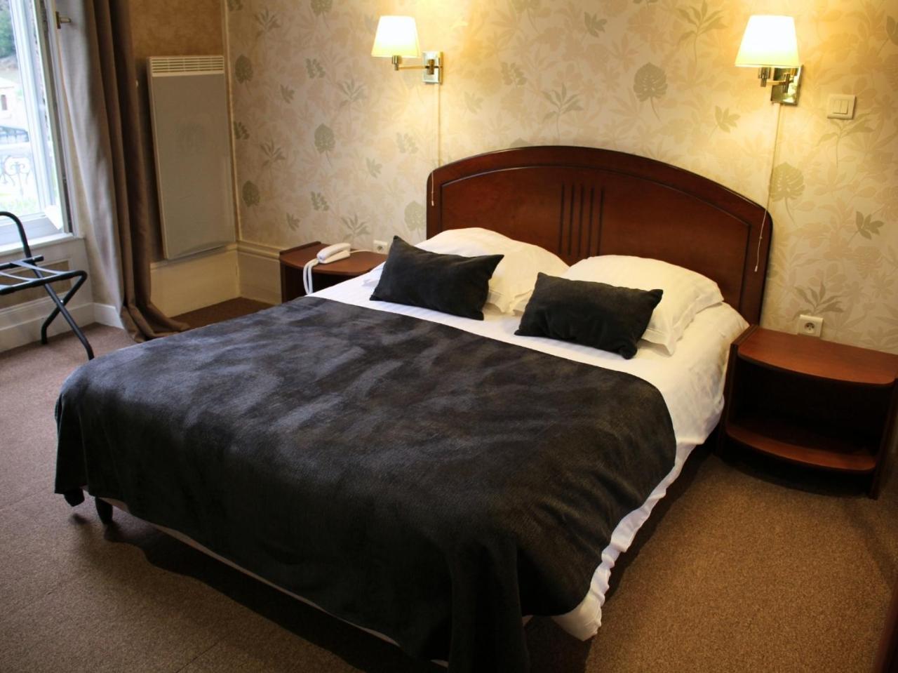 Grand Hotel De Bourbon-Lancy - Spa Et Restaurant - Logis Ngoại thất bức ảnh